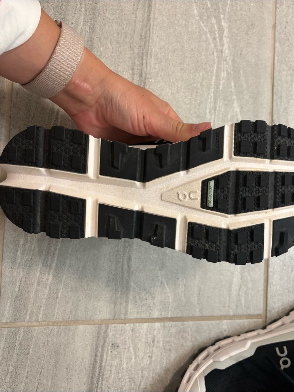 Cloudultra Trail Running Shoe in Black/White - Picture 16 of 16